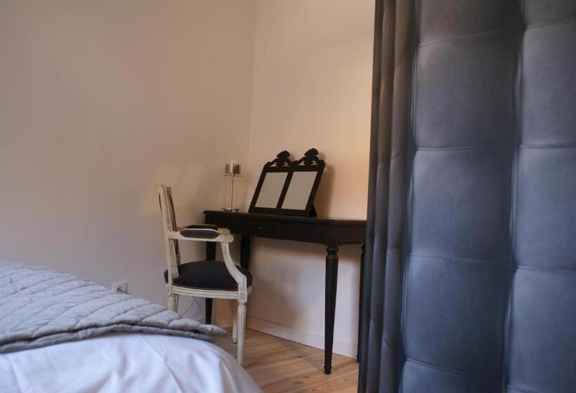 خانه 1 خوابه, La Cour Soubespin