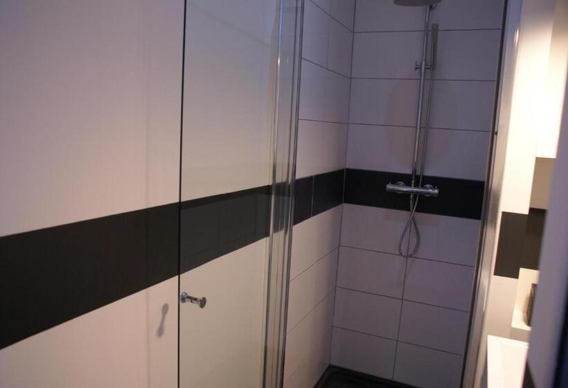 خانه 1 خوابه, La Cour Soubespin