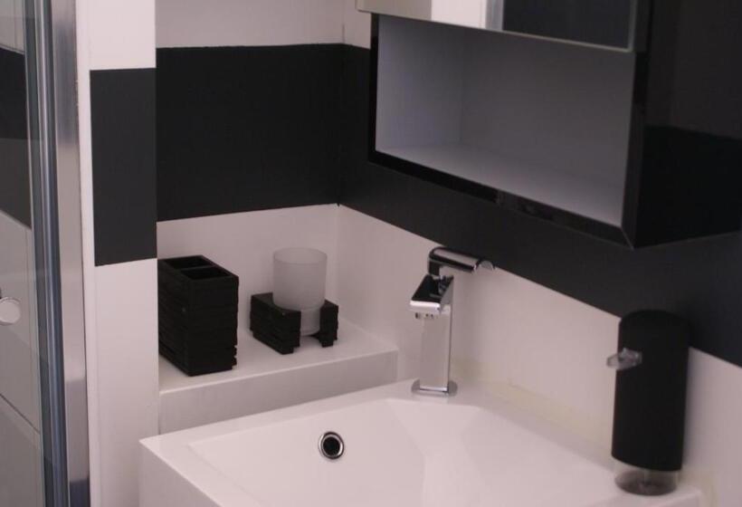 خانه 1 خوابه, La Cour Soubespin