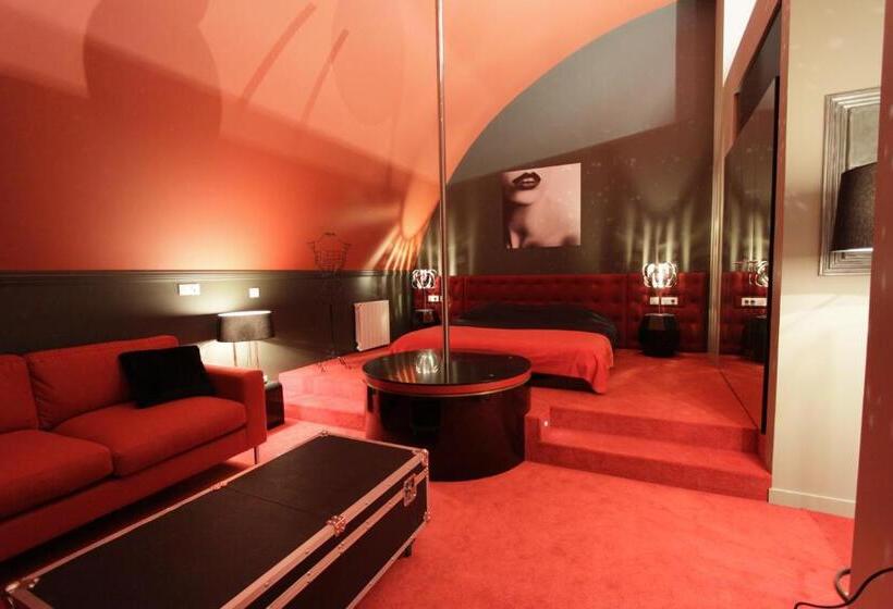 סוויטה, La Parenthèse Envoutée