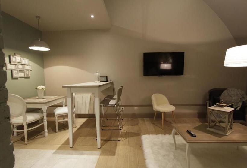 דירת חדר, La Parenthèse Envoutée