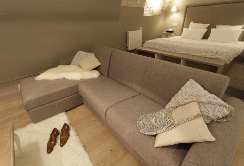 דירת חדר, La Parenthèse Envoutée