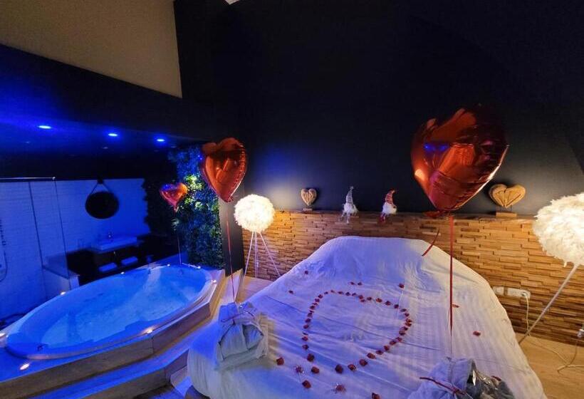 סטודיו דלוקס, La Parenthèse Envoutée