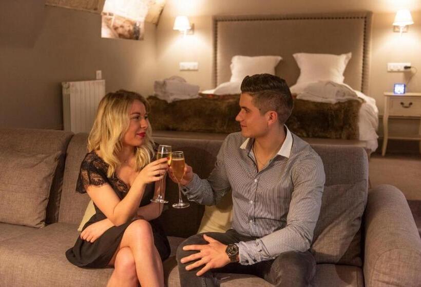 דירת חדר, La Parenthèse Envoutée