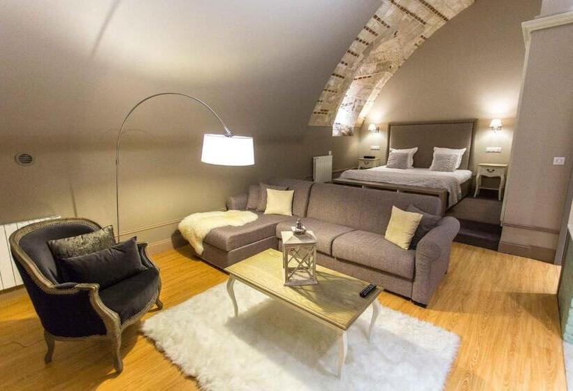 דירת חדר, La Parenthèse Envoutée