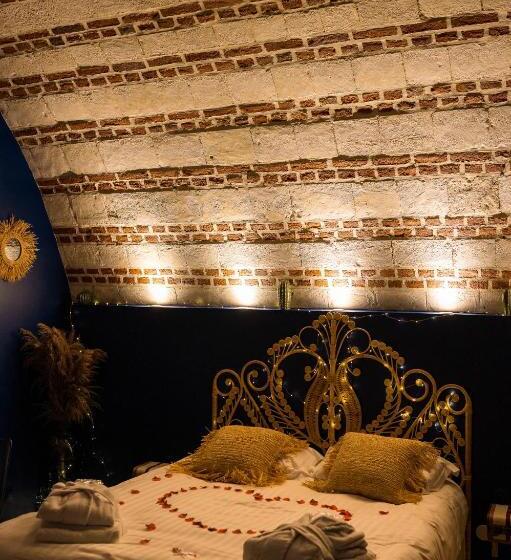 סטודיו דלוקס, La Parenthèse Envoutée