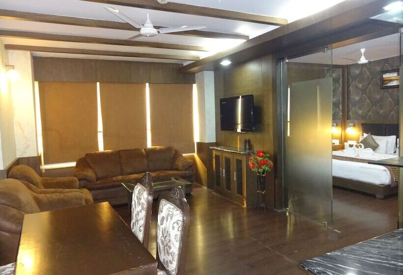 デラックススイート, Pride Ananya Resorts