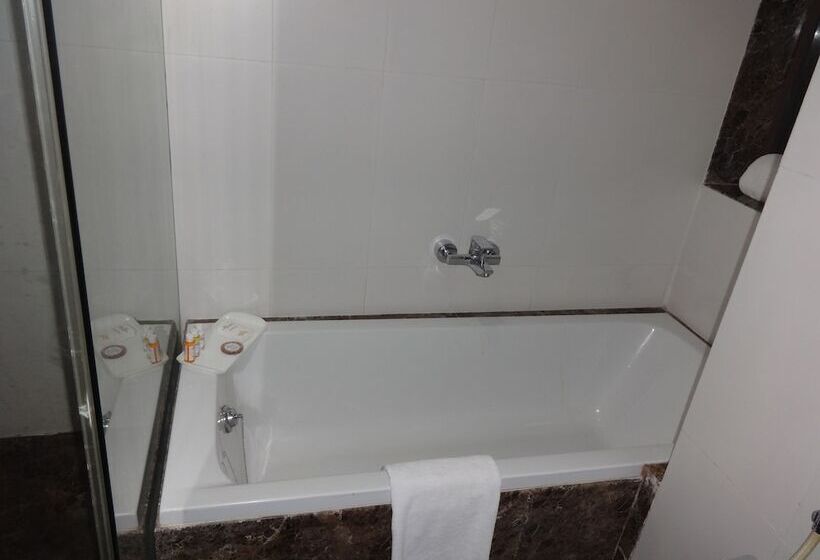 デラックススイート, Pride Ananya Resorts