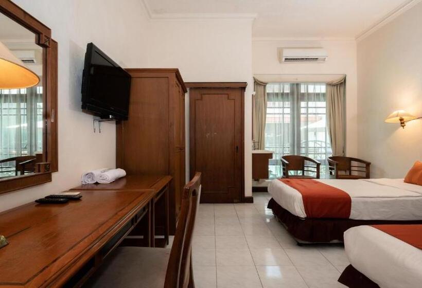 패밀리 룸, Saptagria