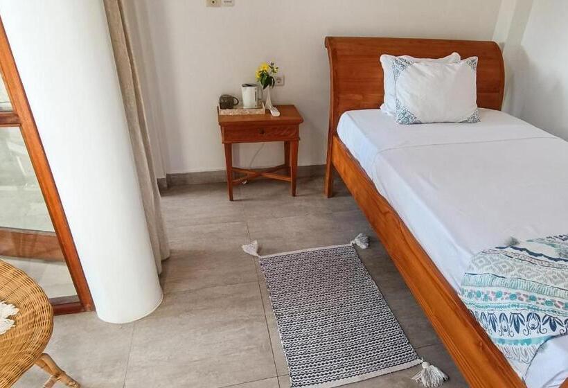 اتاق استاندارد یک نفره, Soraya Yoga Wellness Center