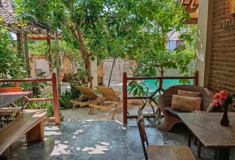 اتاق استاندارد سه نفره, Soraya Yoga Wellness Center