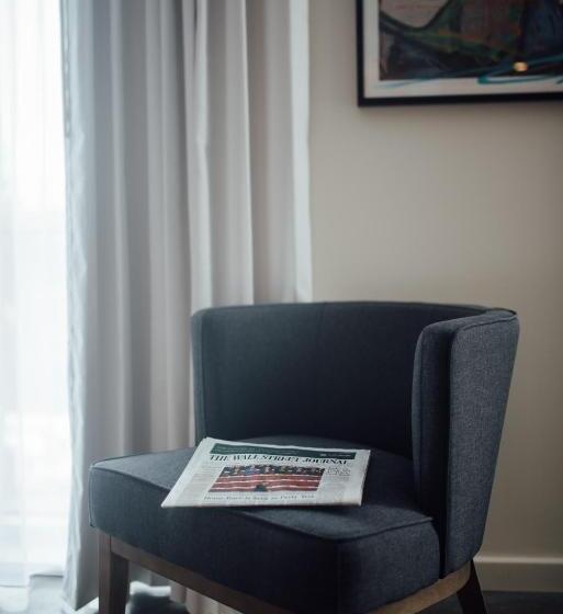 스탠다드 스튜디오 킹침대, The Preston House And