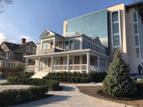 Номер Стандарт, The Preston House And
