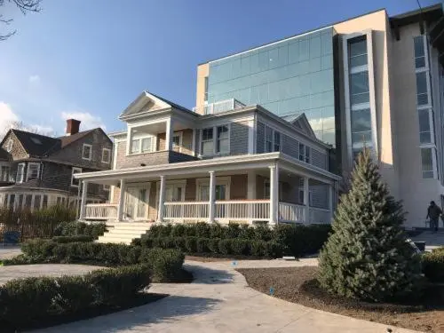 スタンダードルーム, The Preston House And