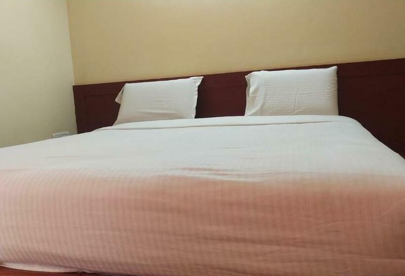 豪华房间, Vyshak International