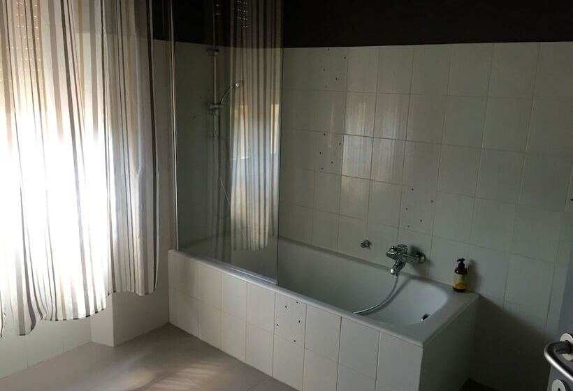 اتاق استاندارد سه تخته با سرویس بهداشتی مشترک, Aweshomeitaly Cinque Terre Sea Sensations