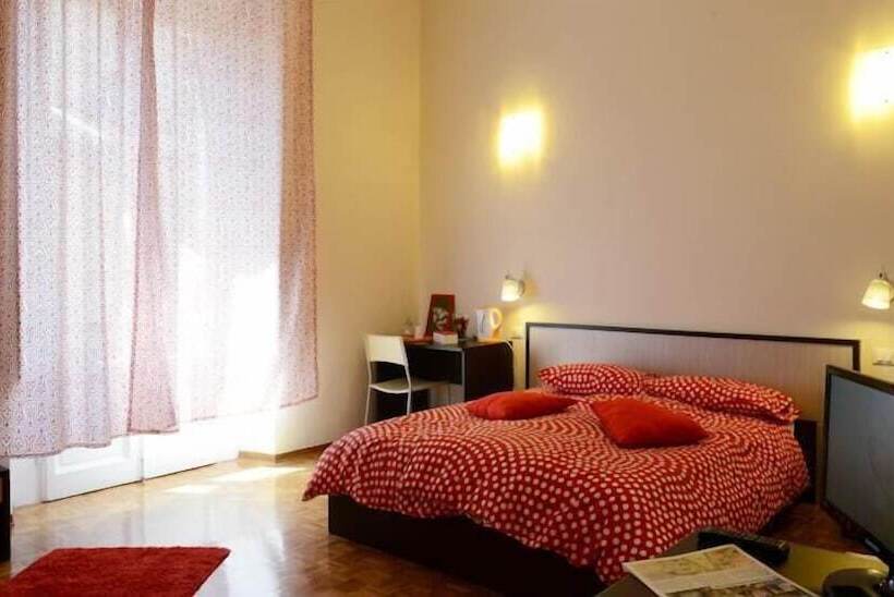 اتاق استاندارد سه نفره, Live Florence Guest House