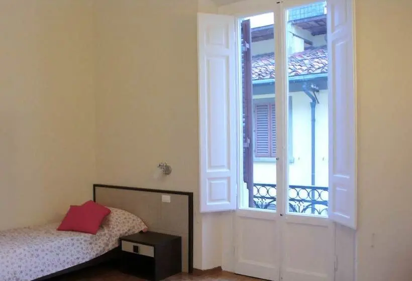 اتاق استاندارد سه نفره, Live Florence Guest House