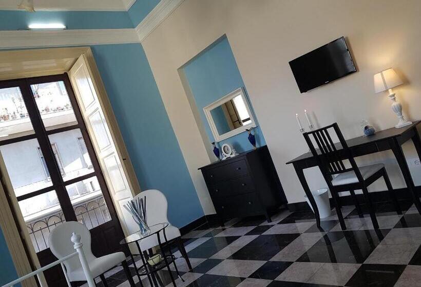 اتاق استاندارد با بالکن, Central Suites Catania