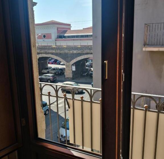 اتاق استاندارد با بالکن, Central Suites Catania