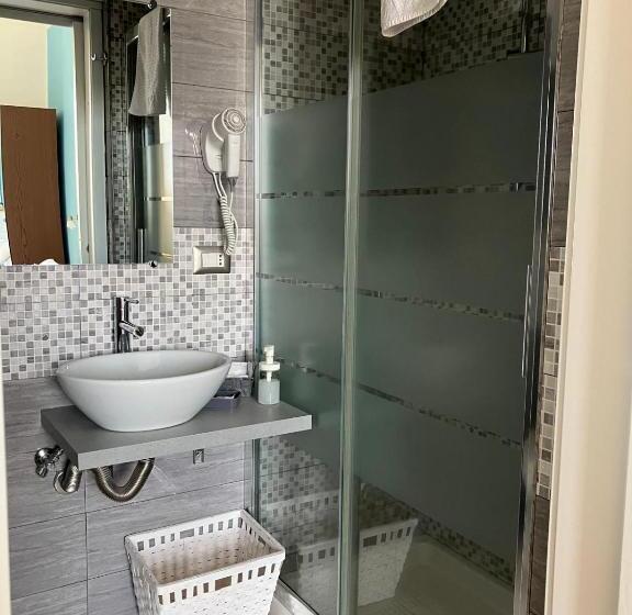 اتاق لوکس, Jonio B&b