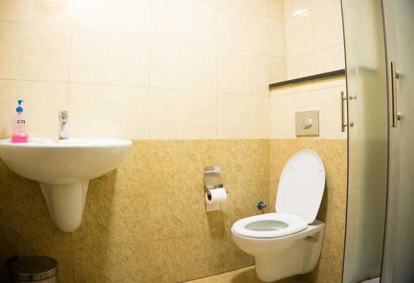 اتاق استاندارد سه نفره, Madaba