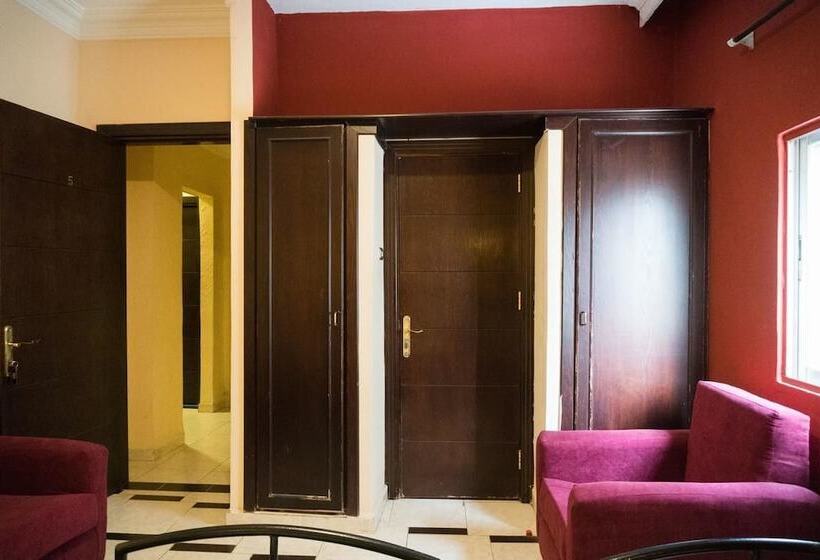 اتاق استاندارد سه نفره, Madaba