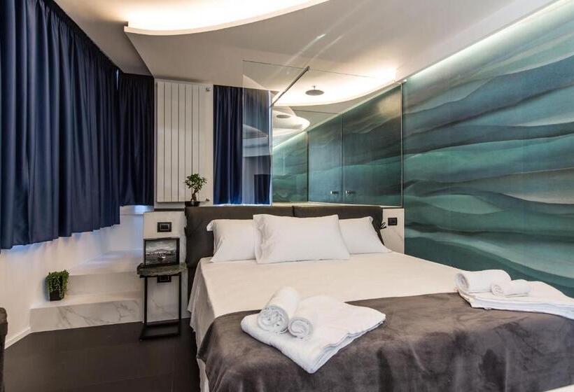 سوئیت با تخت بزرگ, The Boutique Napoli Suite