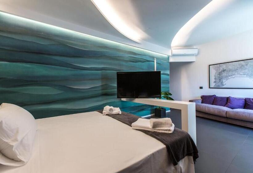 سوئیت با تخت بزرگ, The Boutique Napoli Suite