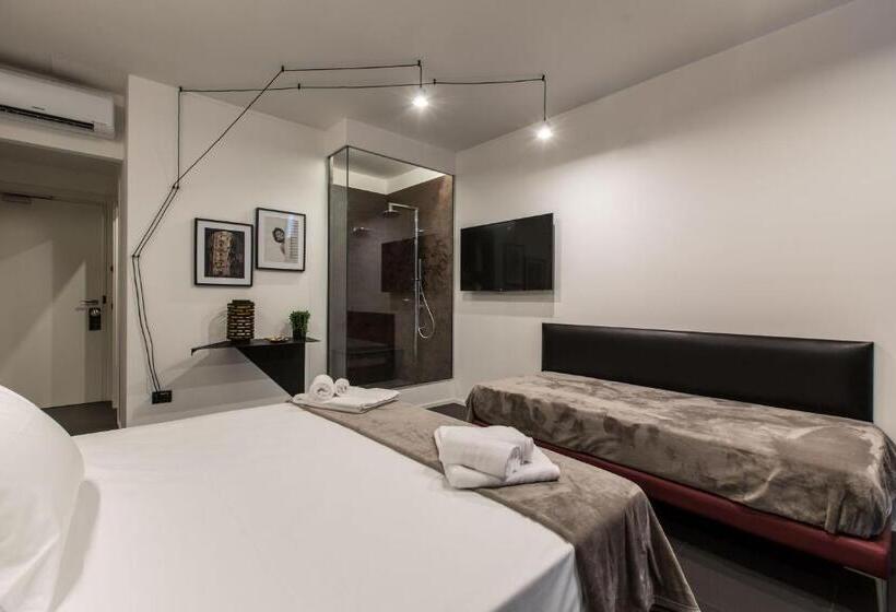 اتاق لوکس سه تخته, The Boutique Napoli Suite