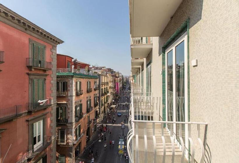 اتاق سوپریور با بالکن, The Boutique Napoli Suite