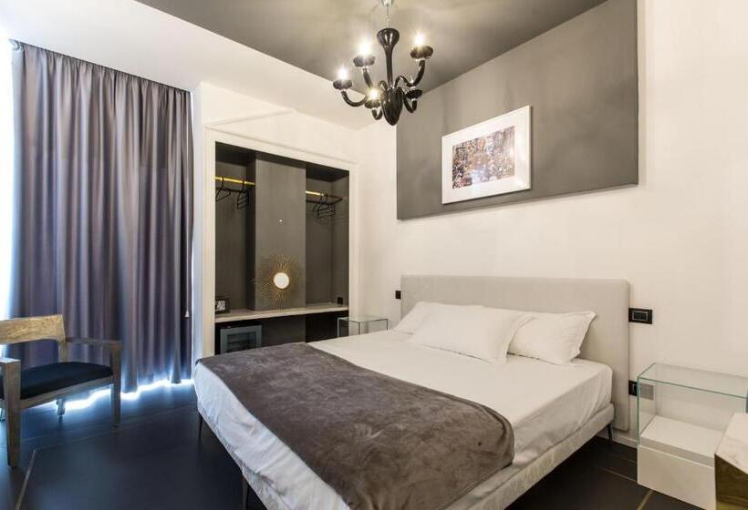 اتاق سوپریور با بالکن, The Boutique Napoli Suite