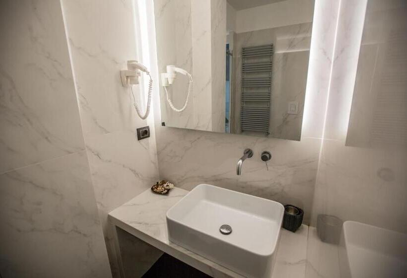 اتاق سوپریور با بالکن, The Boutique Napoli Suite