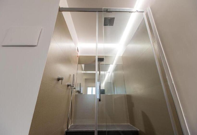 اتاق استاندارد, The Boutique Napoli Suite