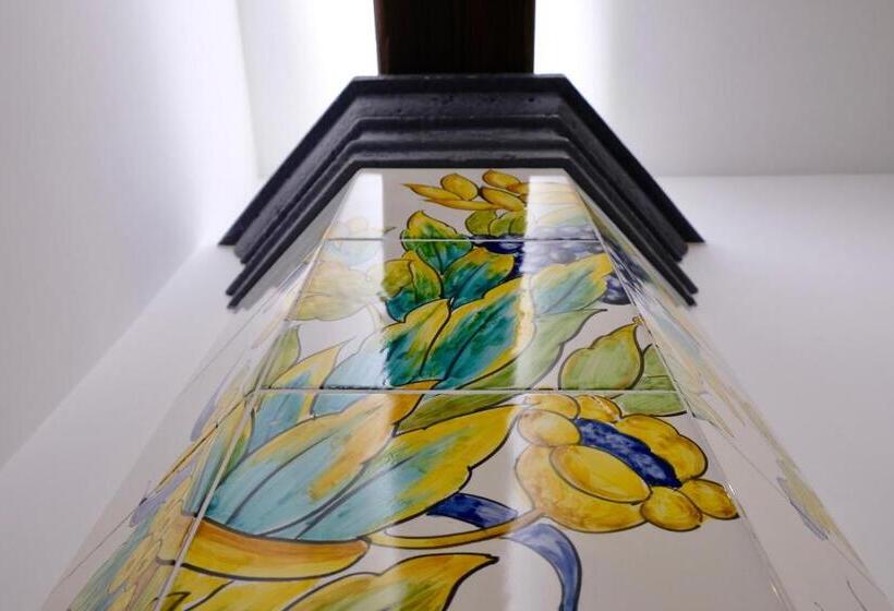 اتاق لوکس, The Boutique Napoli Suite