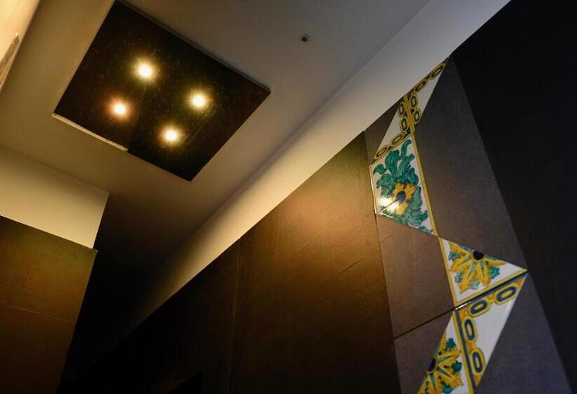 اتاق لوکس, The Boutique Napoli Suite