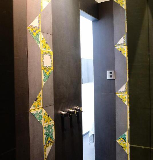 اتاق لوکس, The Boutique Napoli Suite