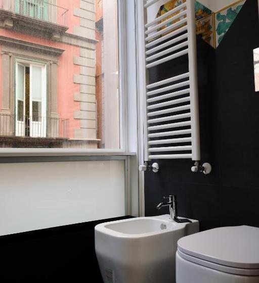 اتاق لوکس, The Boutique Napoli Suite