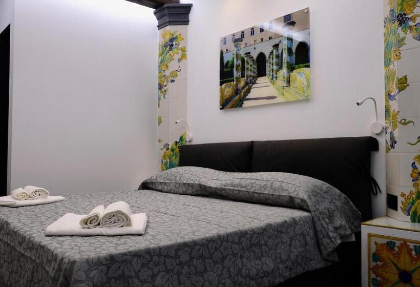 اتاق لوکس, The Boutique Napoli Suite