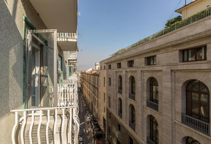 سوئیت با تخت بزرگ, The Boutique Napoli Suite