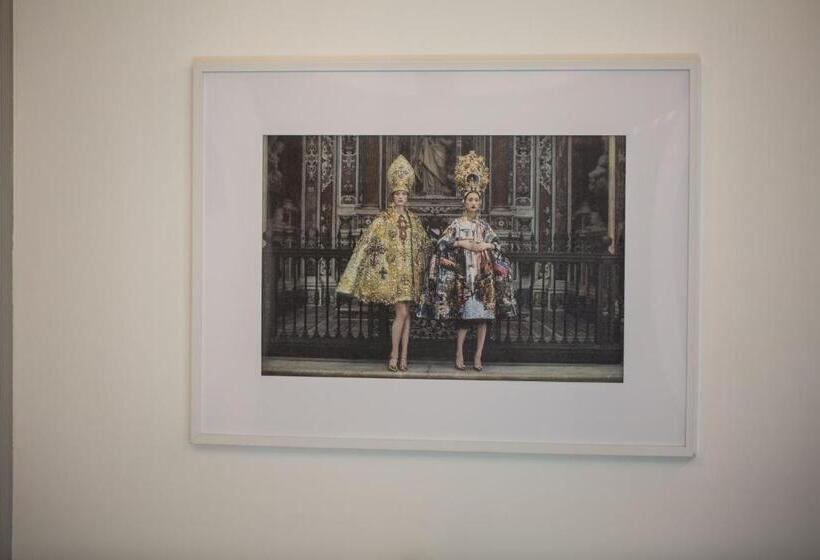 اتاق سوپریور با بالکن, The Boutique Napoli Suite