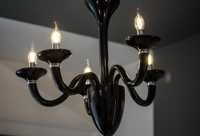 اتاق سوپریور با بالکن, The Boutique Napoli Suite