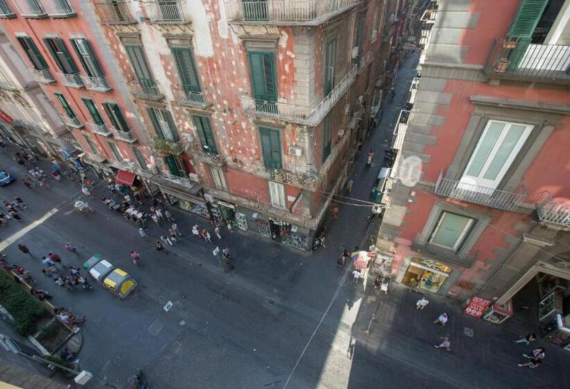 اتاق سوپریور با بالکن, The Boutique Napoli Suite