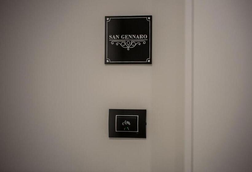 اتاق سوپریور با بالکن, The Boutique Napoli Suite