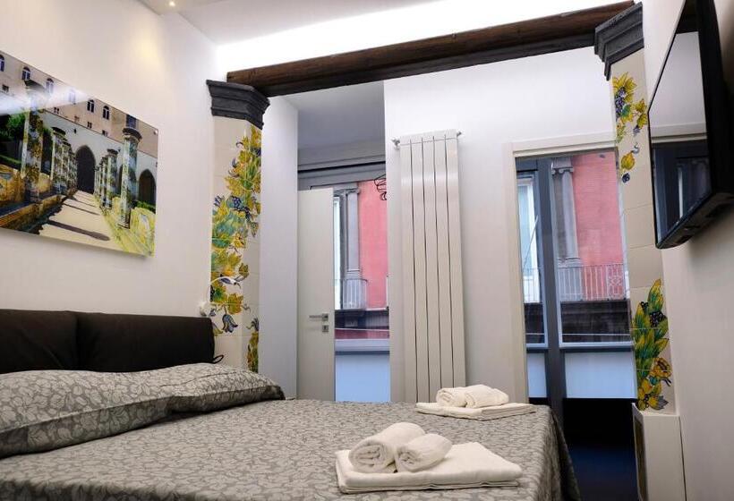 اتاق لوکس, The Boutique Napoli Suite