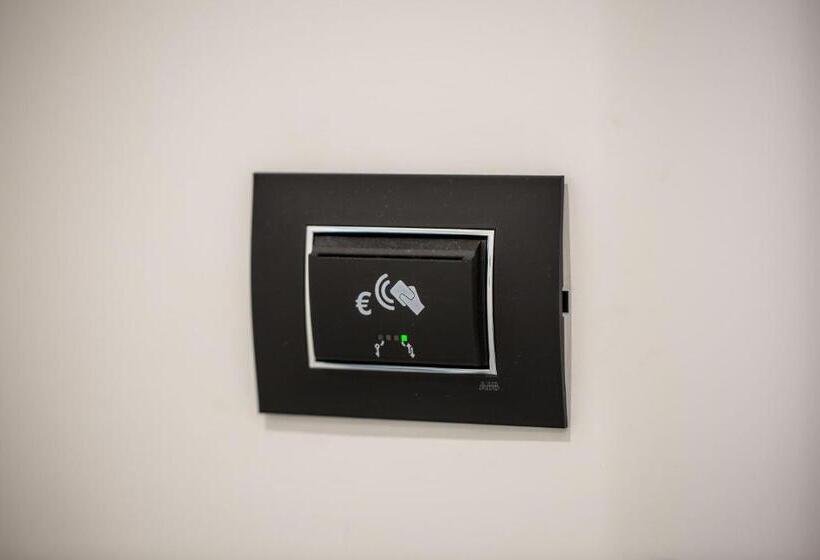 سوئیت با وان آب گرم, The Boutique Napoli Suite