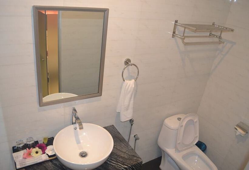 デラックスルーム, Ashley Boutique