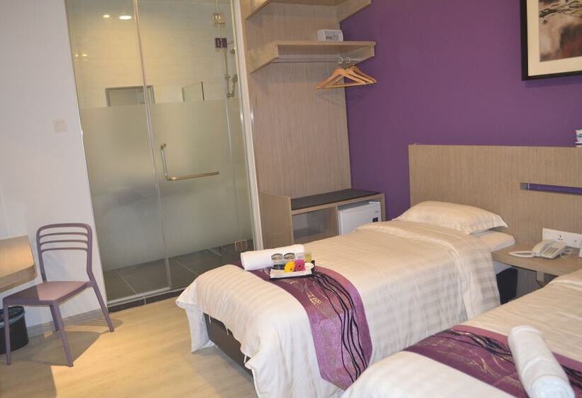 デラックスルーム, Ashley Boutique