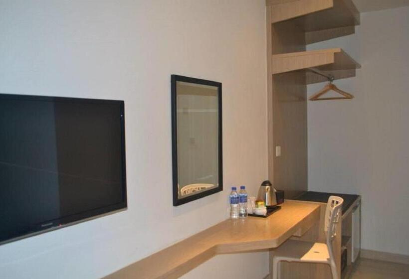 デラックスルーム, Ashley Boutique