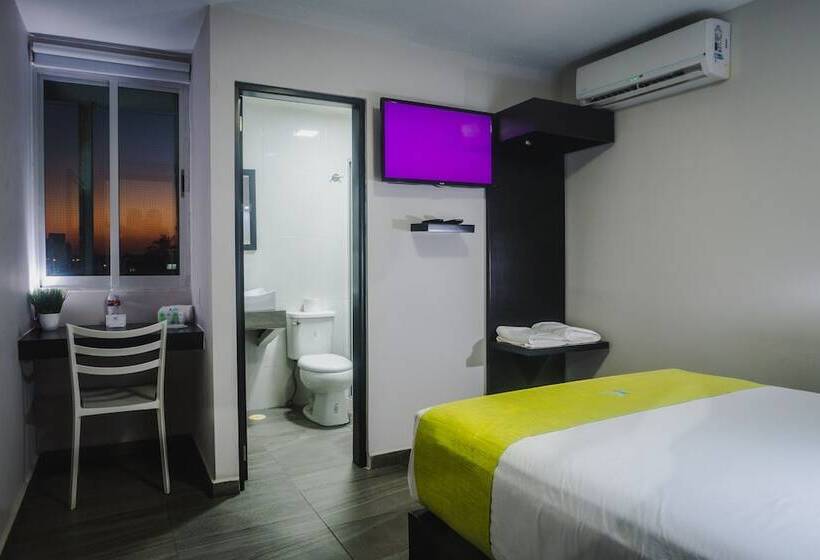 غرفة قياسية فردية, Careyes